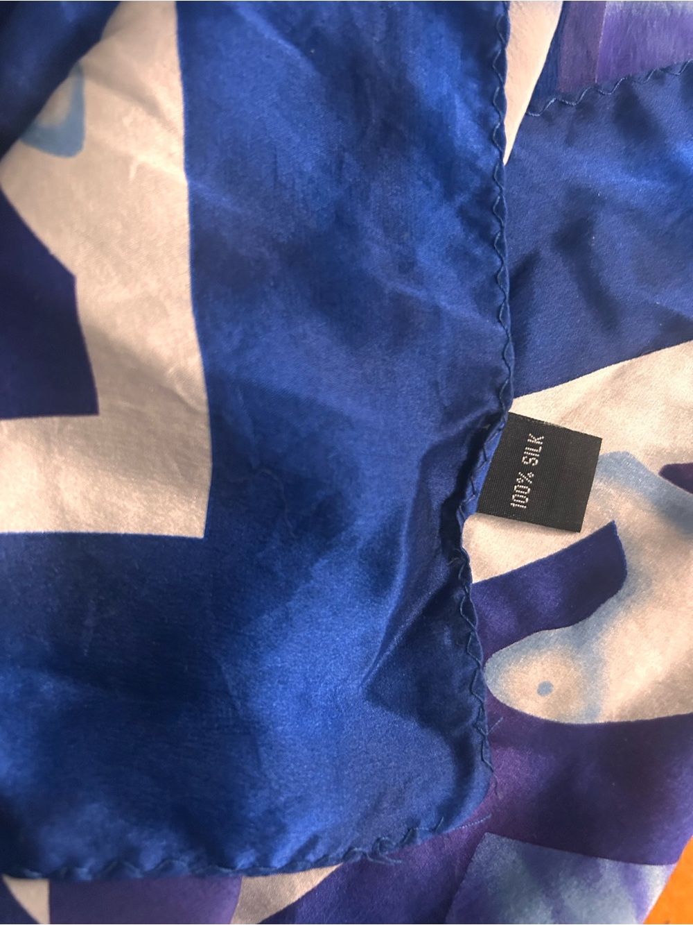 Silk scarf - Picture 7 of 10